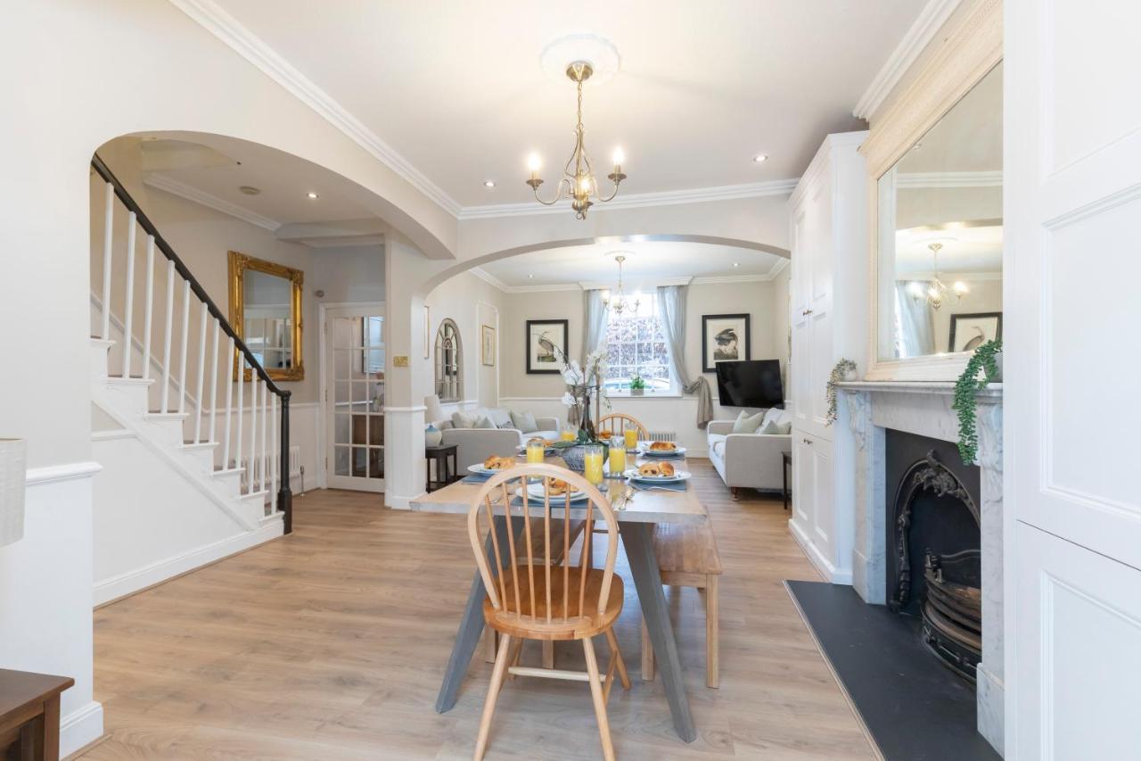 Beautiful 4 Bedroom Home Cheltenham Eksteriør billede