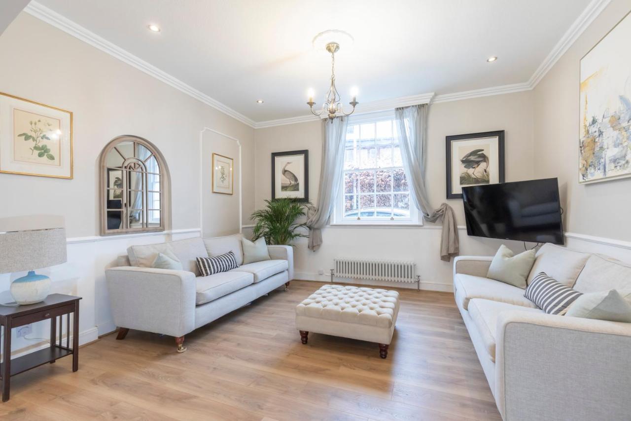 Beautiful 4 Bedroom Home Cheltenham Eksteriør billede