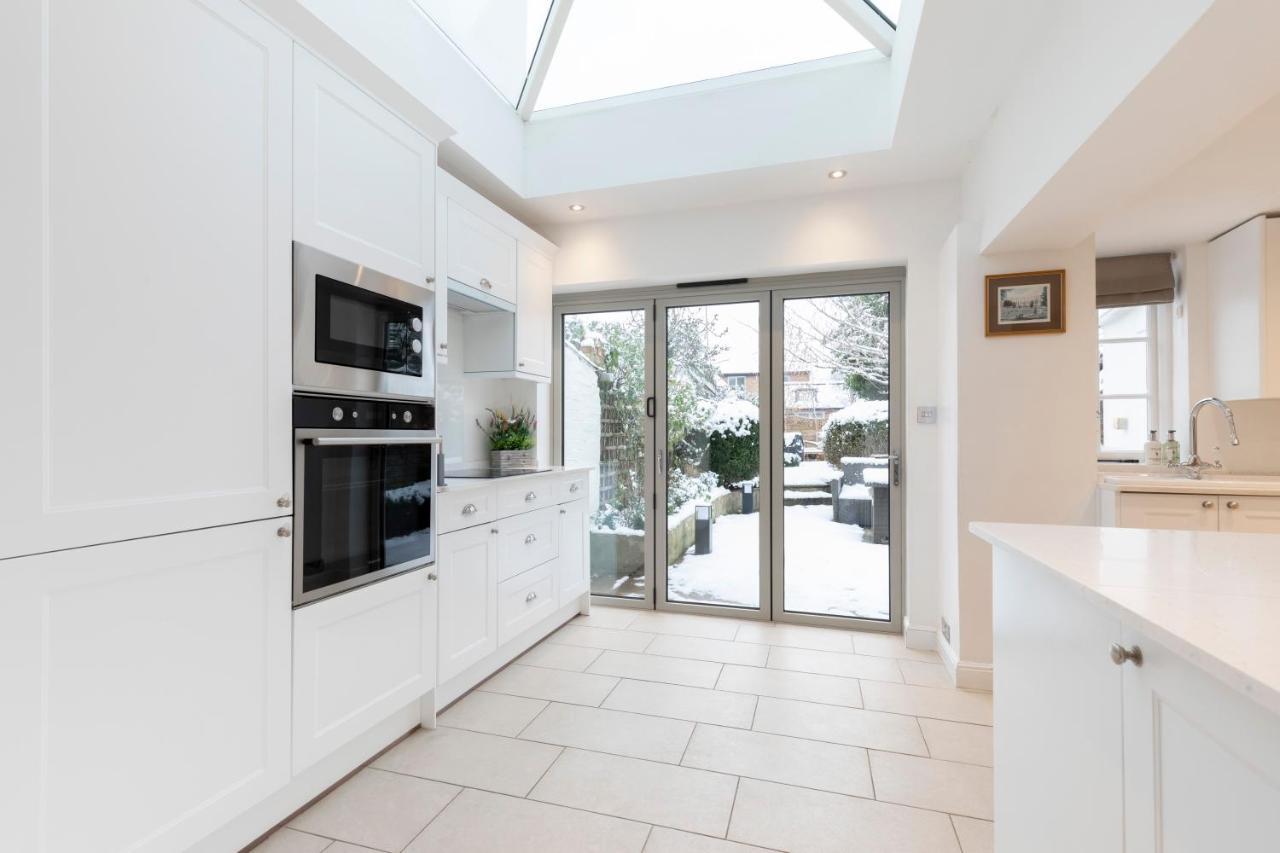 Beautiful 4 Bedroom Home Cheltenham Eksteriør billede