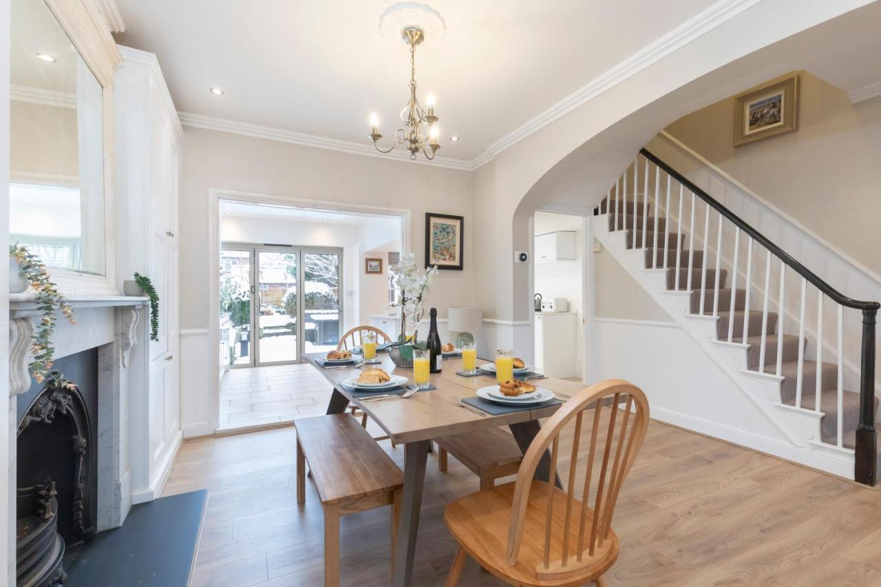 Beautiful 4 Bedroom Home Cheltenham Eksteriør billede