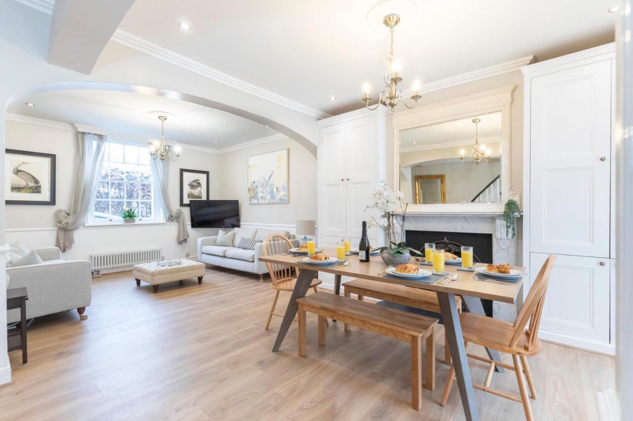 Beautiful 4 Bedroom Home Cheltenham Eksteriør billede